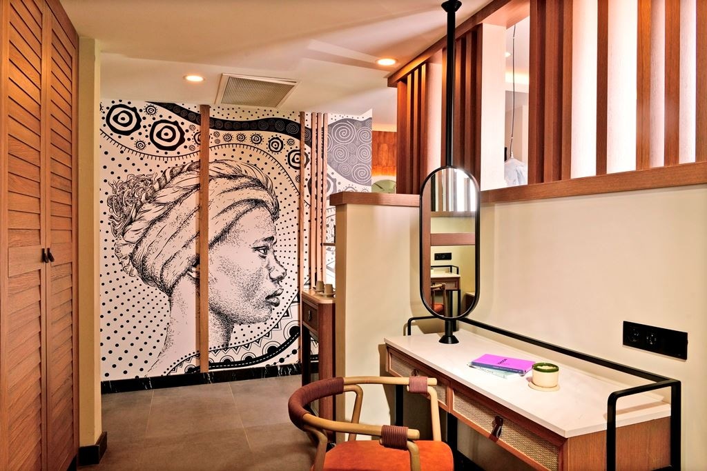 rooms-superior-jacuzzi-swim-up-sea-view