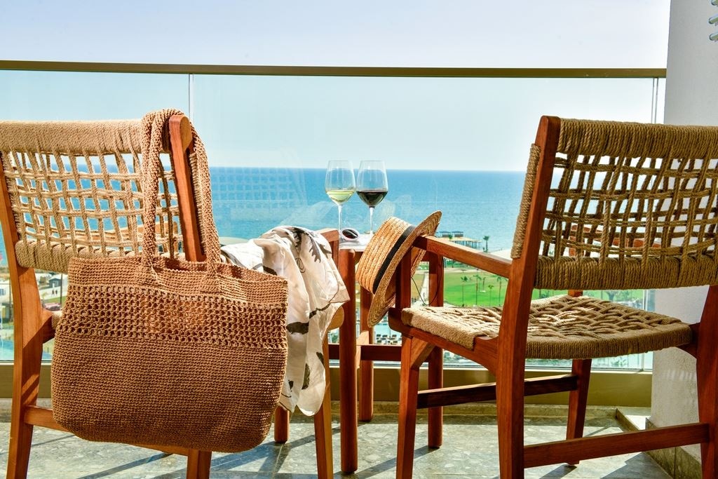 rooms-deluxe-sea-view