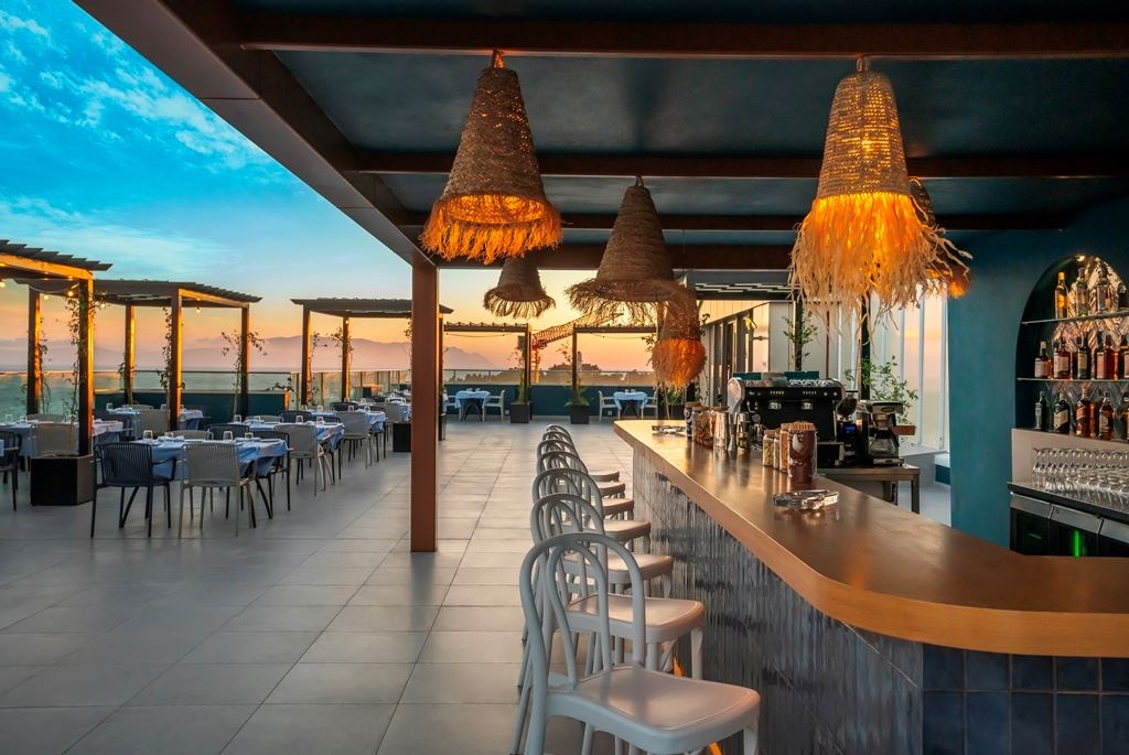 restaurants-yamas-restaurant