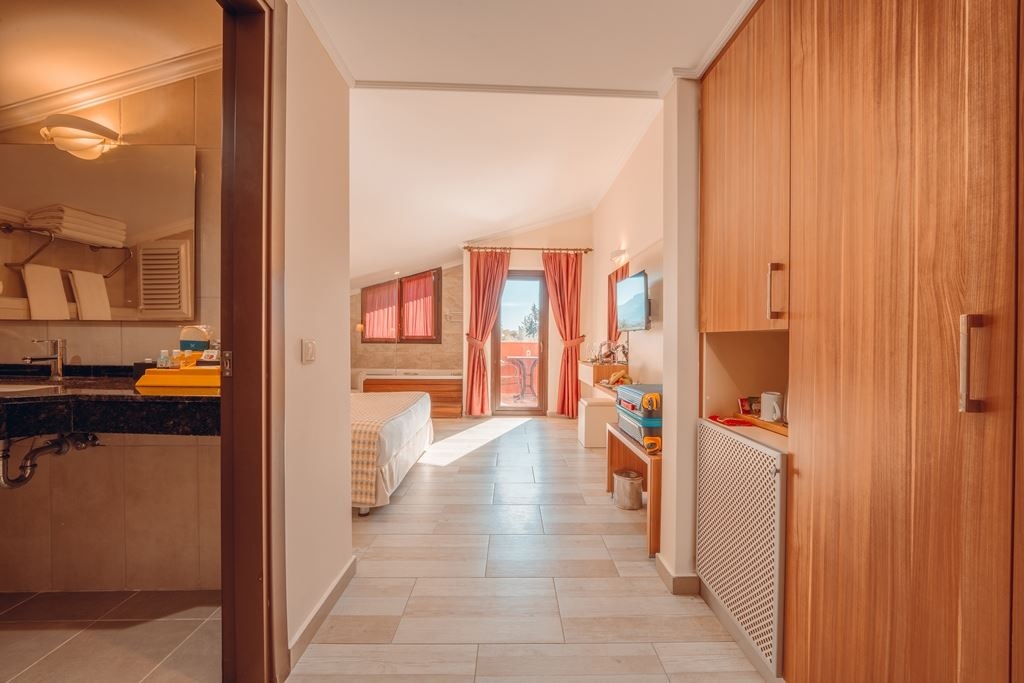 rooms-standard-room-with-jacuzzi