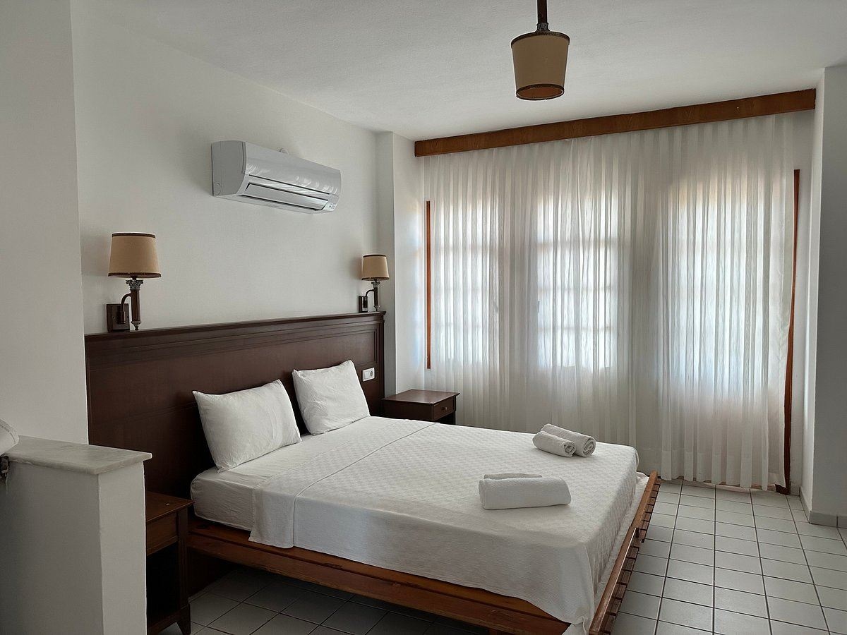 rooms-studio-apart-sea-and-city-view