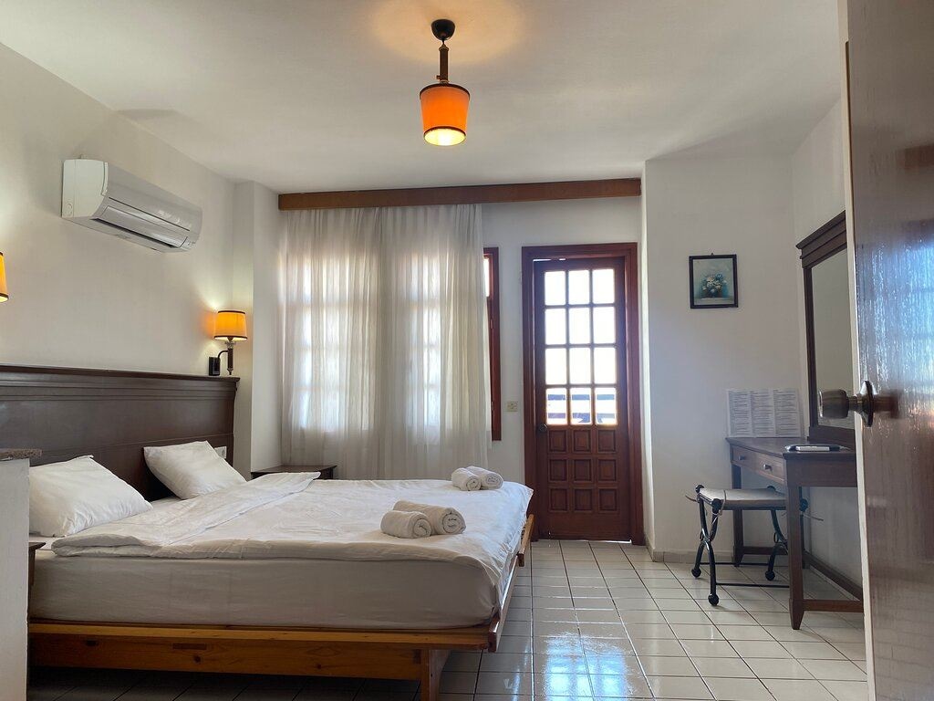 rooms-studio-apart-sea-and-city-view