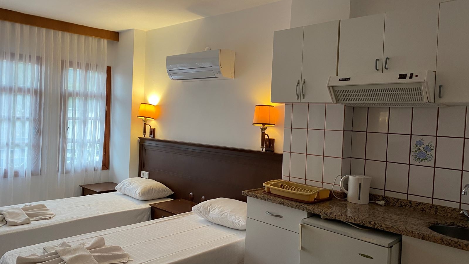 rooms-studio-apart-sea-and-city-view