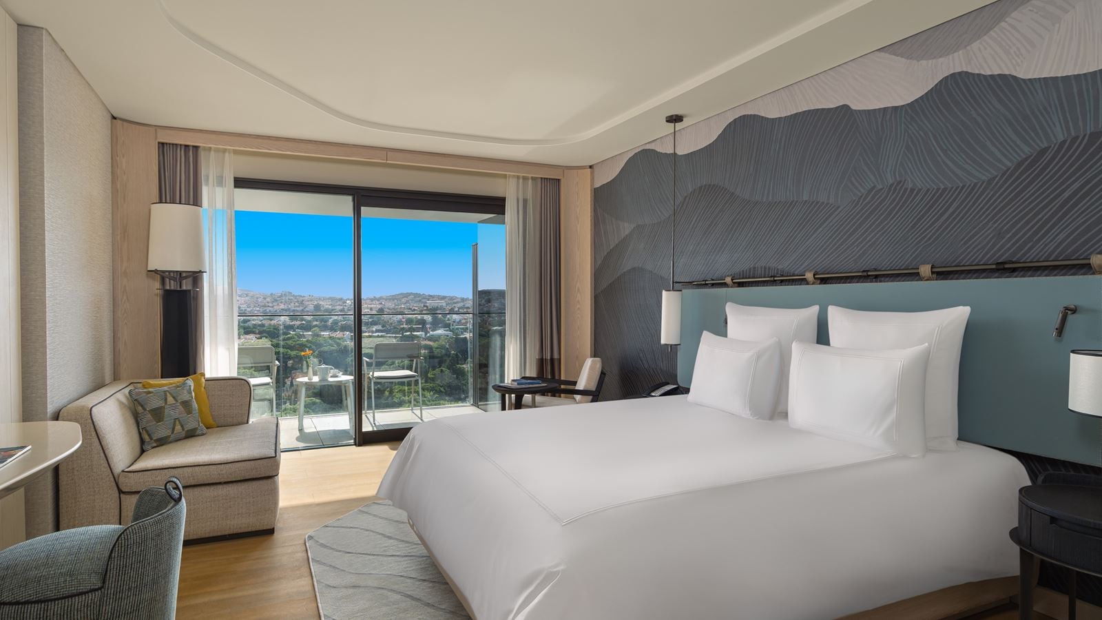 rooms-swiss-advantage-king--twin-city-view