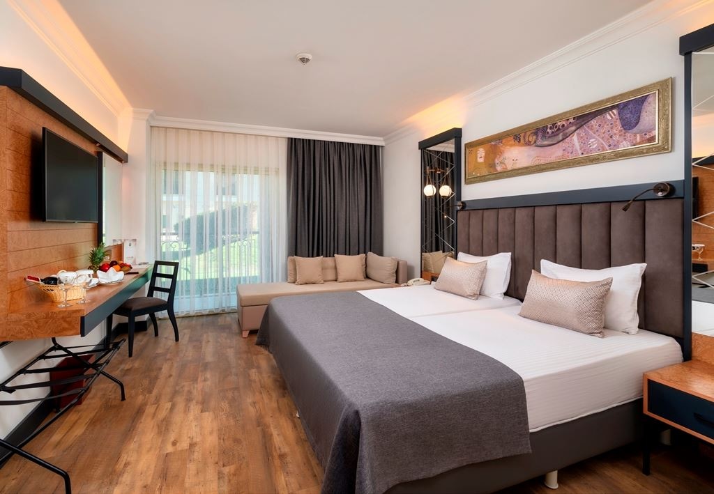 rooms-standard-room-side-sea-view