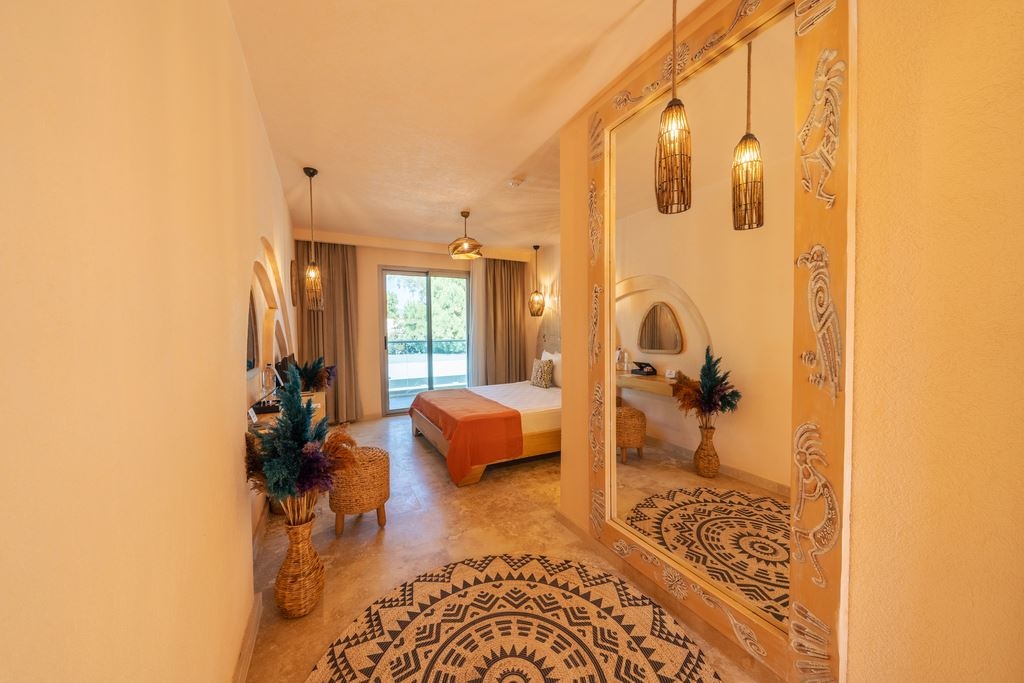 rooms-deluxe-room-with-balcony