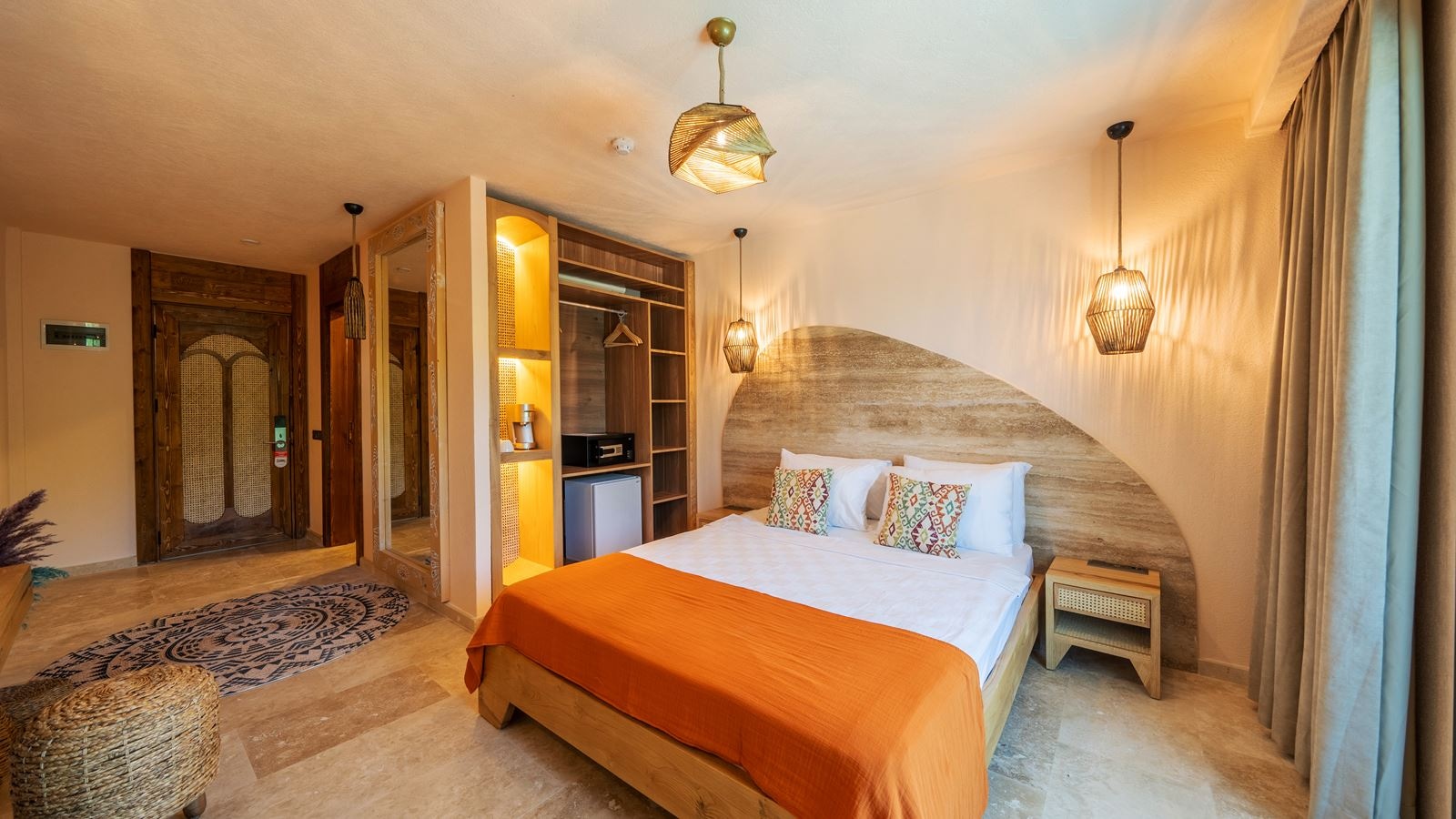 rooms-deluxe-room-with-sea-view