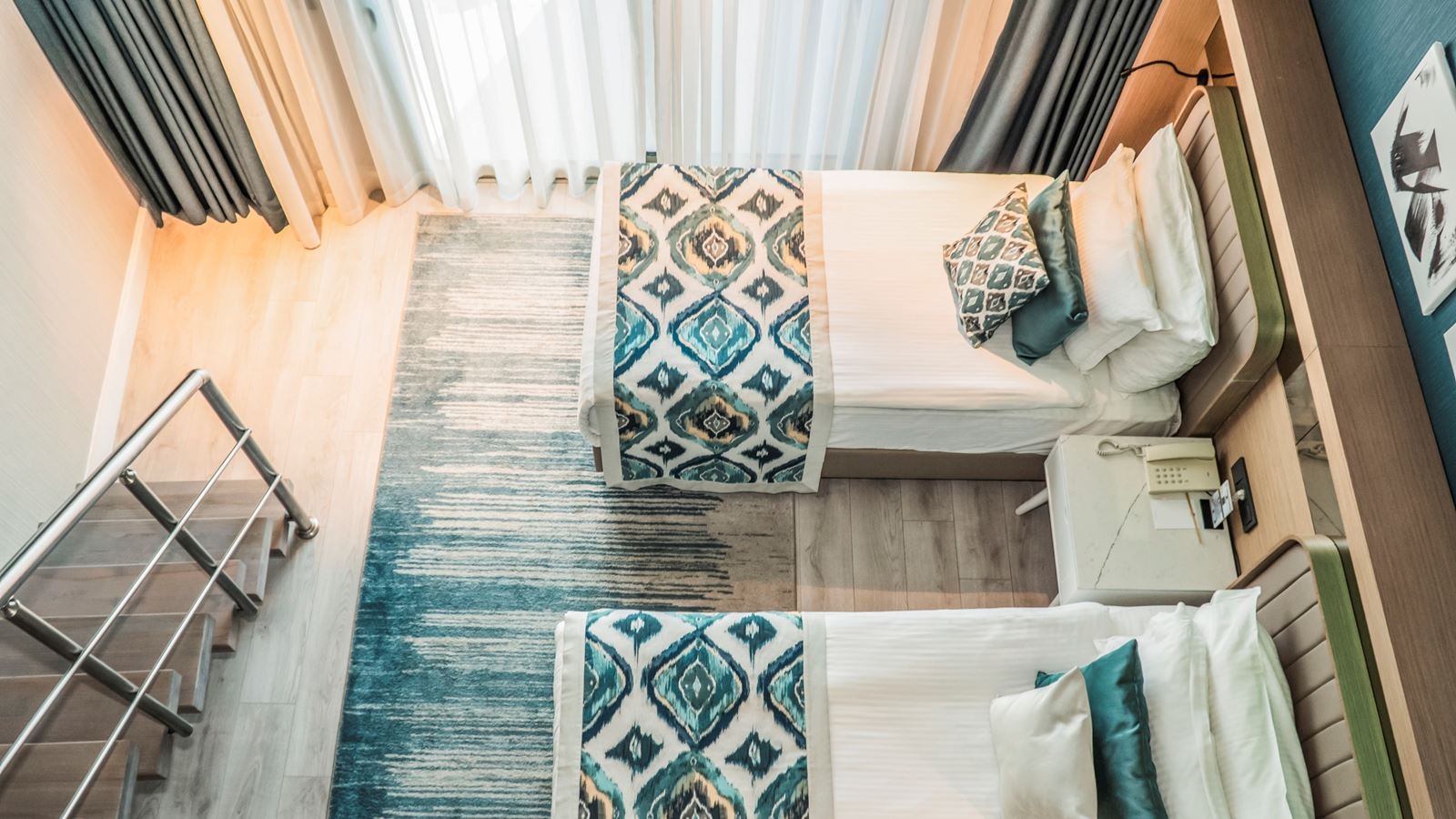 rooms-duplex-family-room