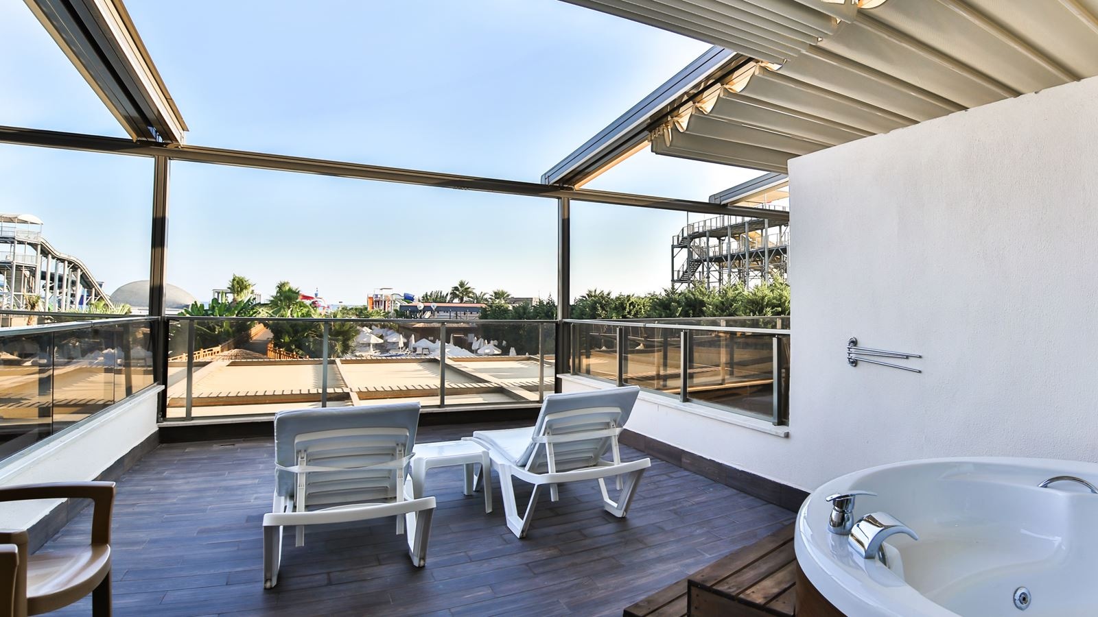 rooms-standard-terrace-jacuzzi-room