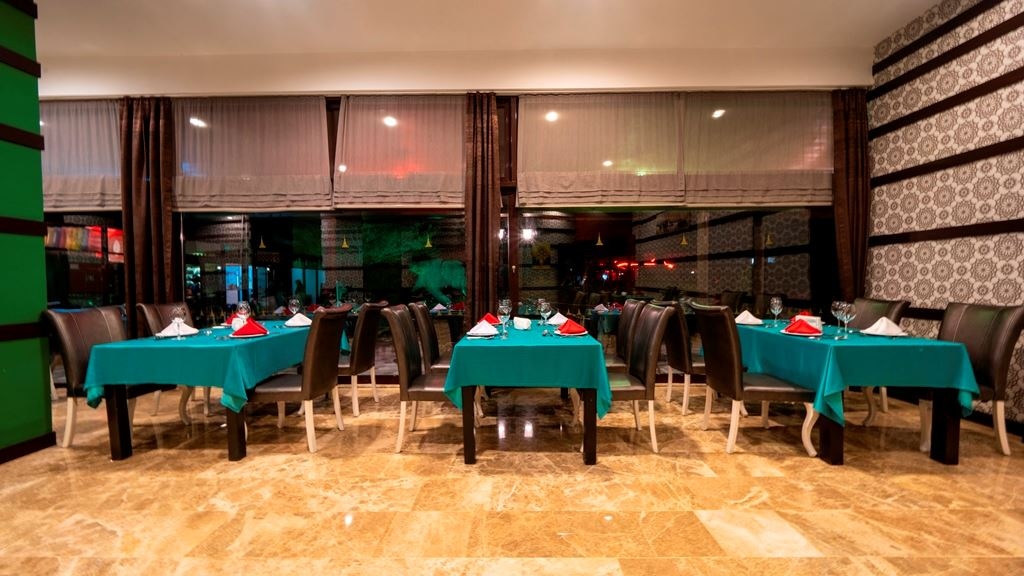 restaurants-la-luna-restaurant