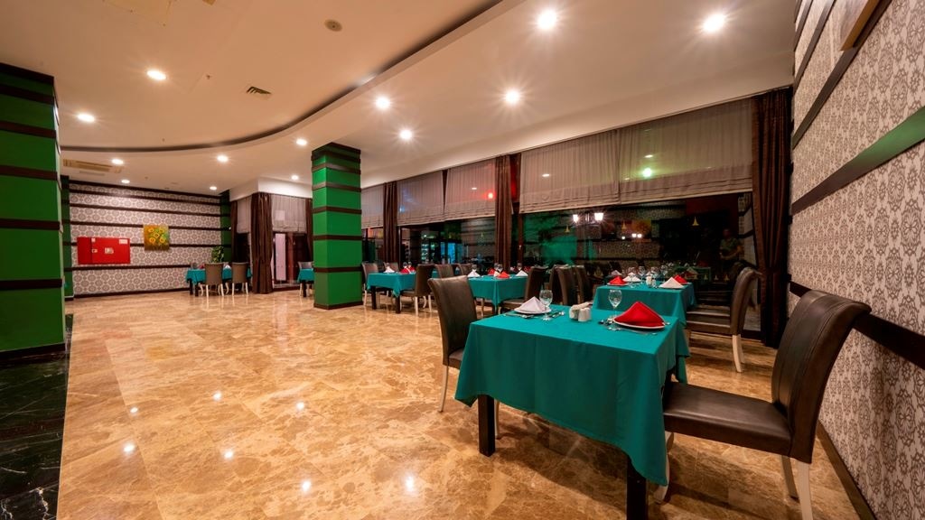 restaurants-la-luna-restaurant