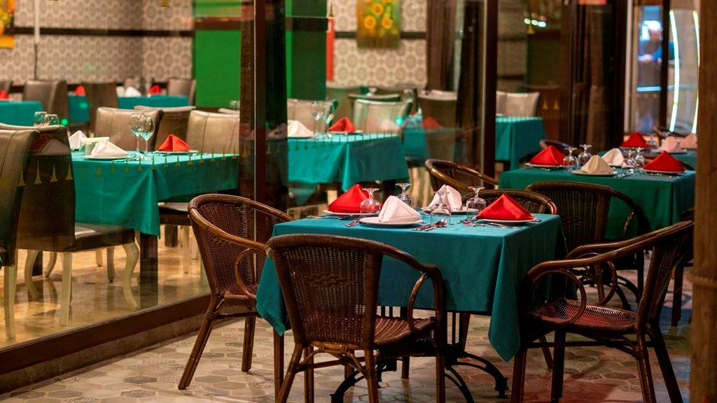 restaurants-la-luna-restaurant