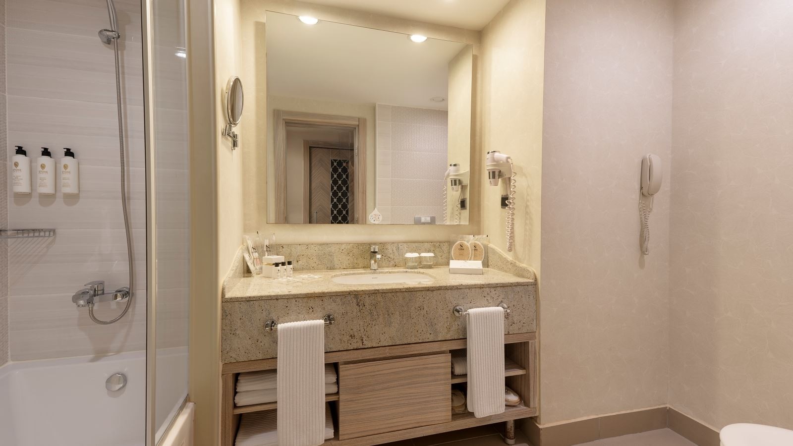 rooms-superior-standard-room