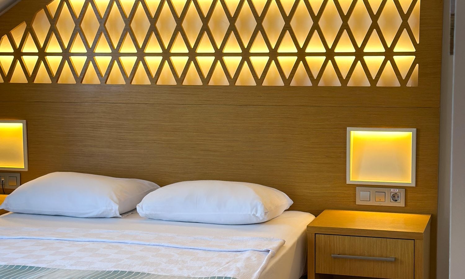 rooms-deluxe-plus-sea-view