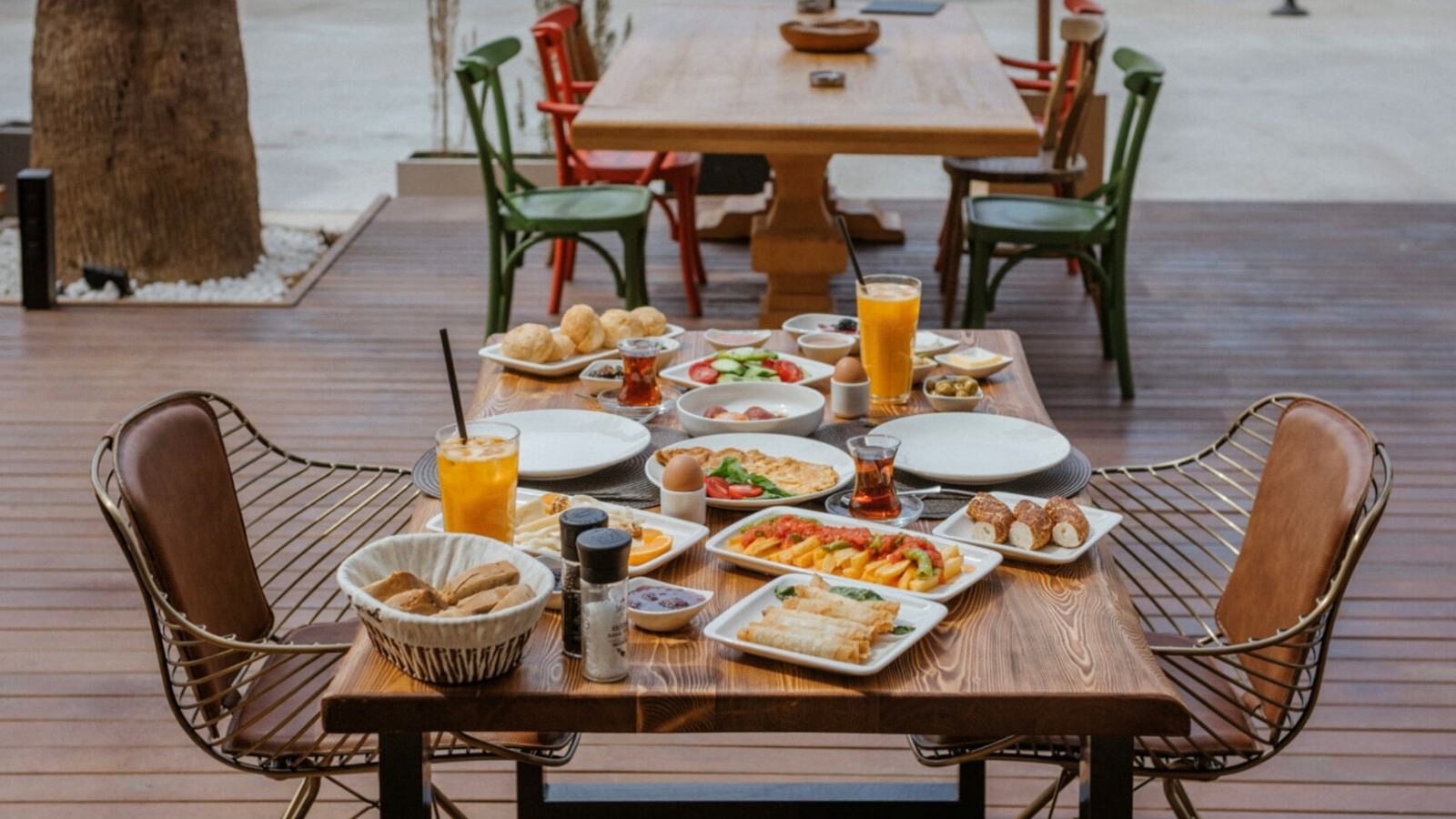 restaurants-main-building