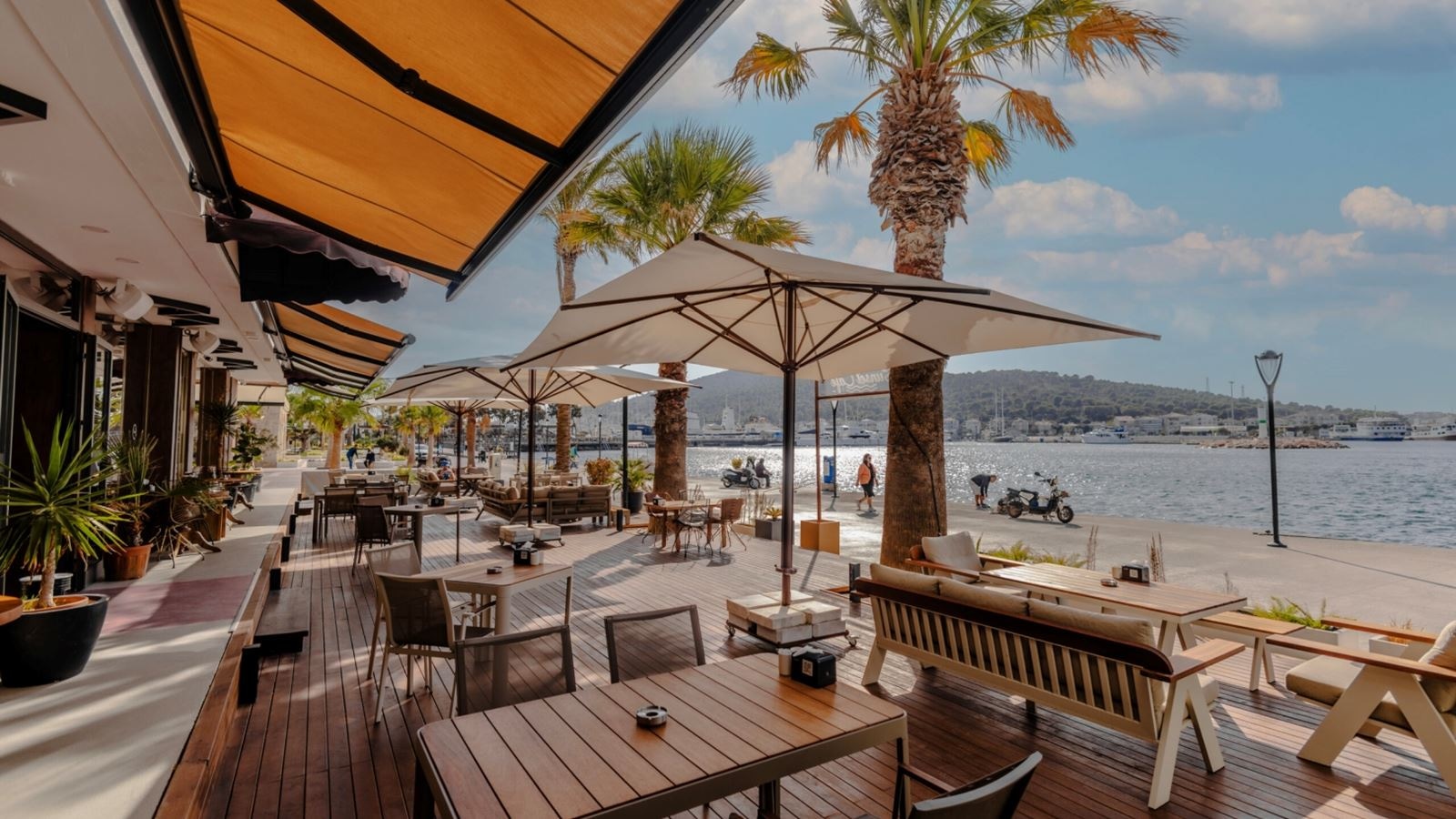 restaurants-main-building