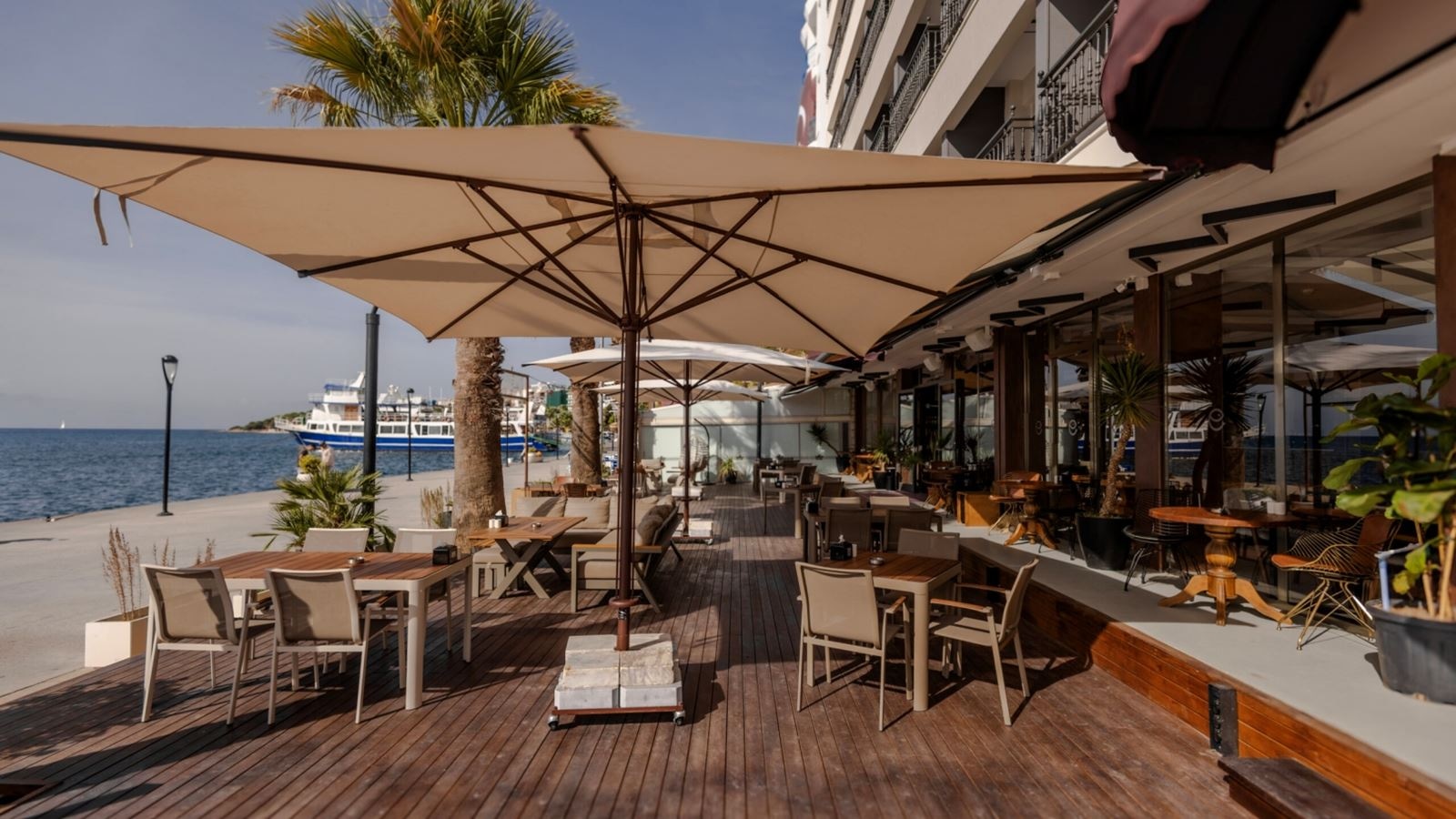 restaurants-main-building