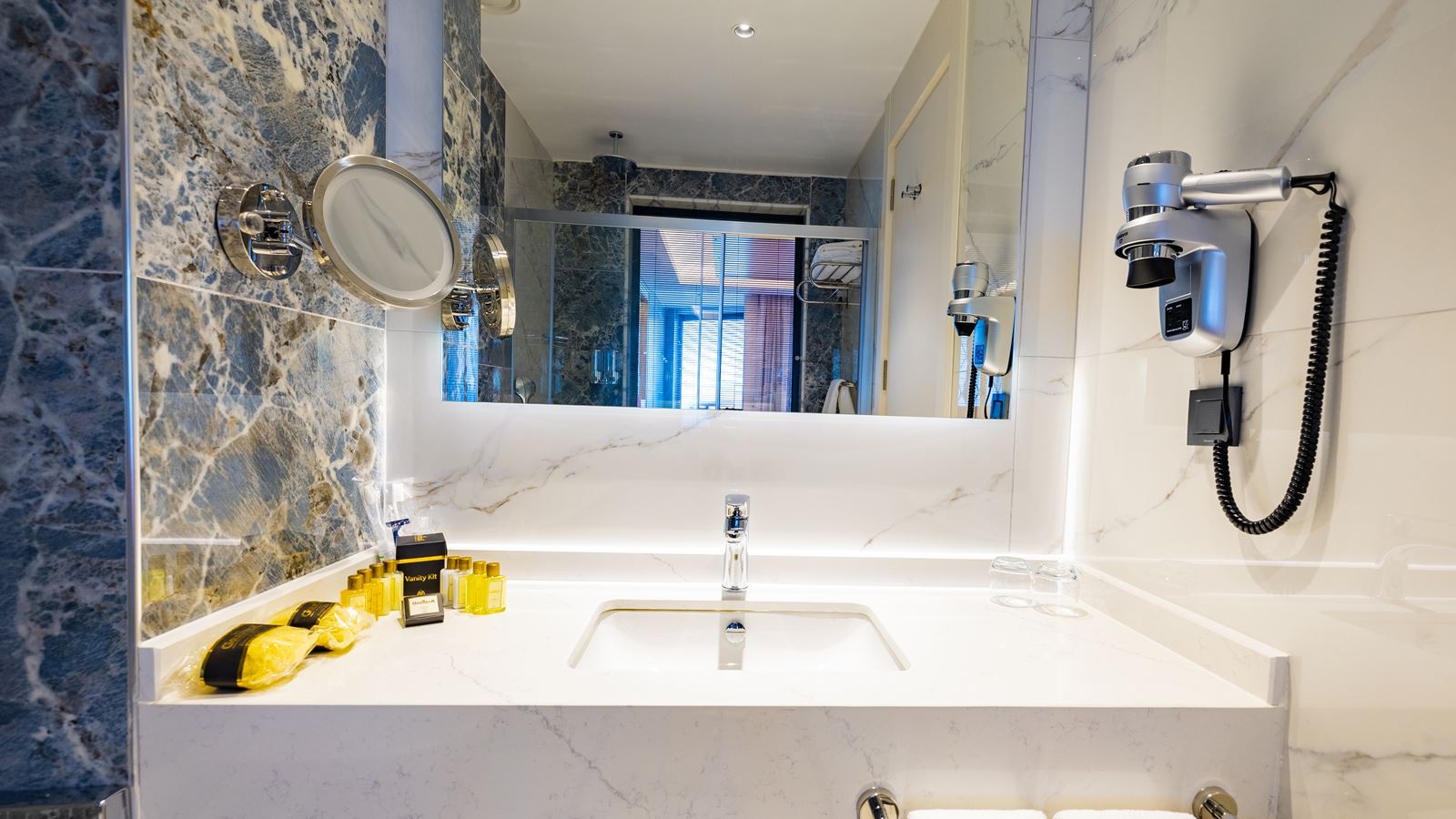 rooms-standard-partial-sea-view-room