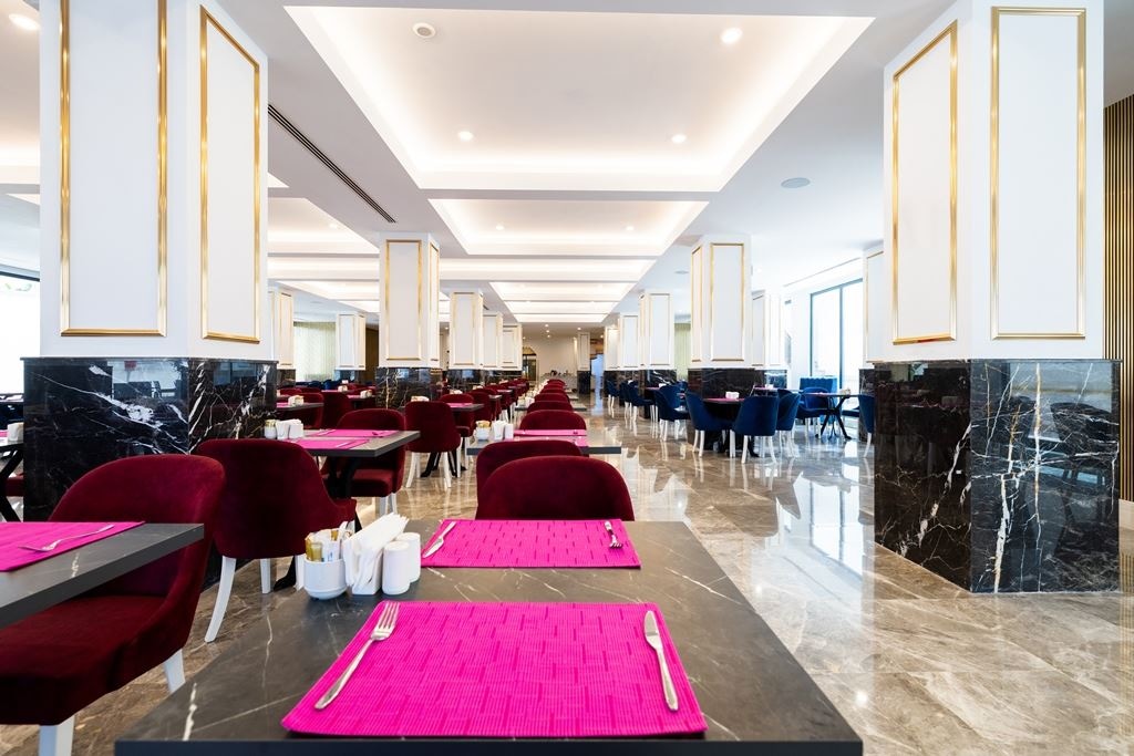 restaurants-caliente-main-restaurant