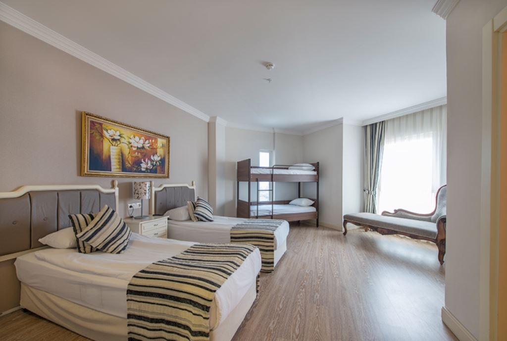 rooms-standard-room-land-view-with-bunkbed