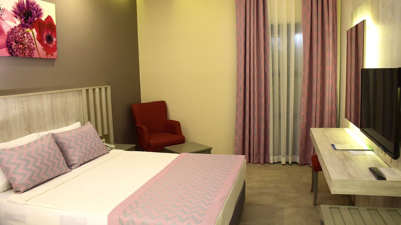 rooms-main-building-standard-room