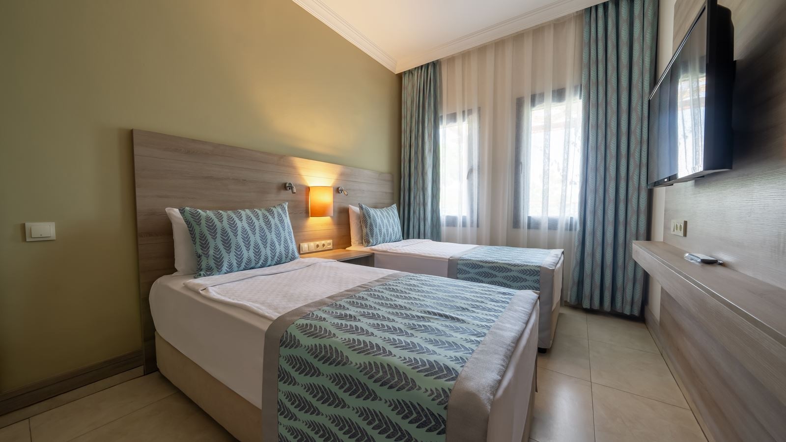 rooms-deluxe-club-family-room