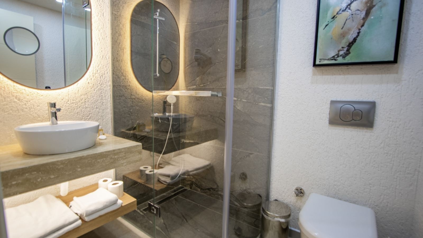 rooms-main-building-family-room