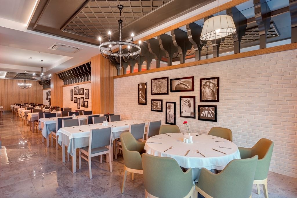 restaurants-pool-snack-restaurant