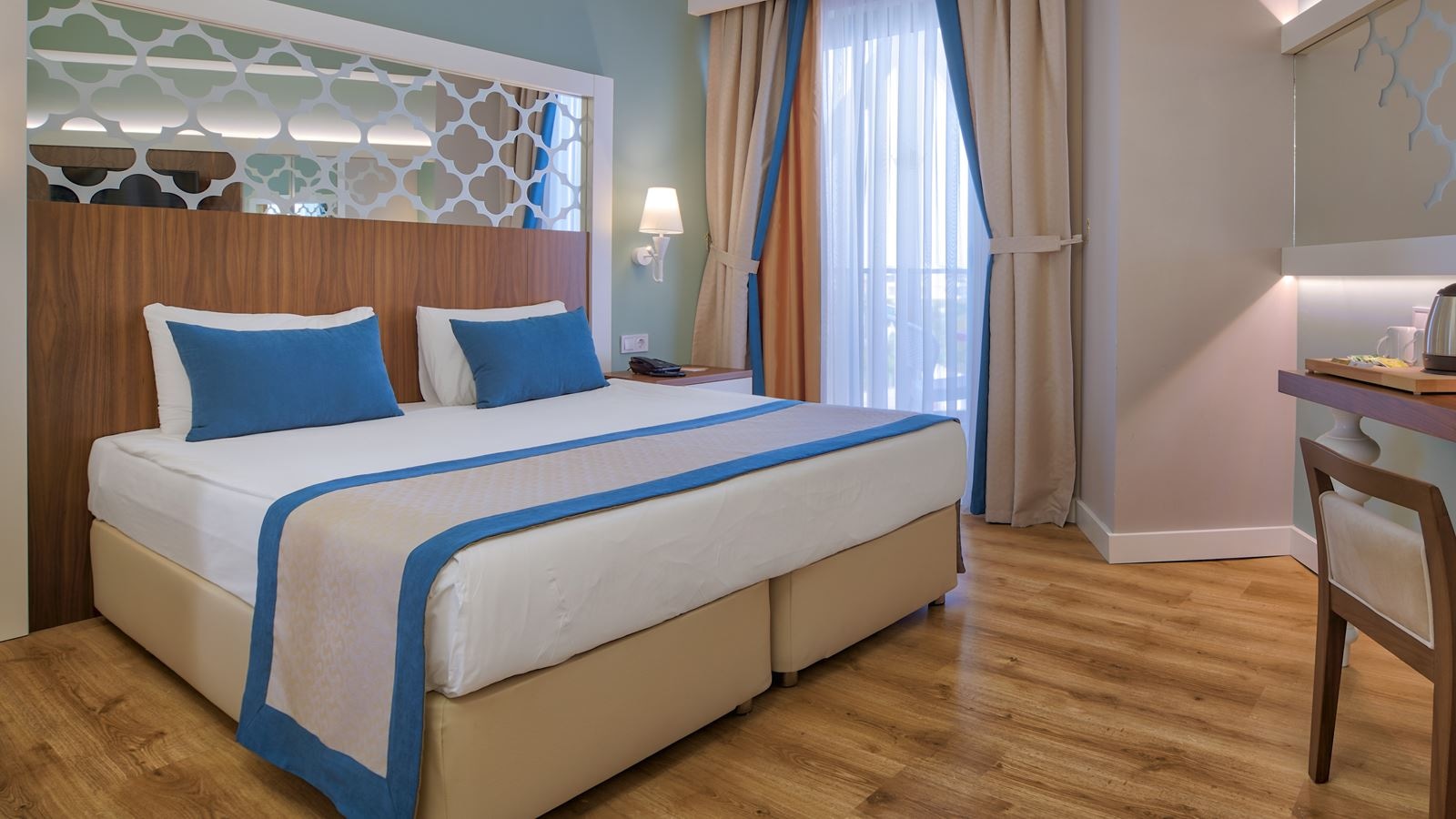 rooms-standart-room-with-side-seaview