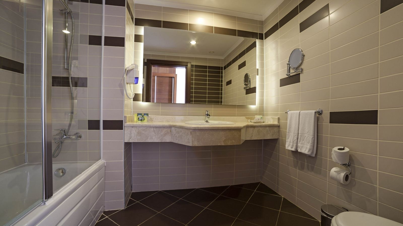 rooms-standard-room-land-view-with-balcony