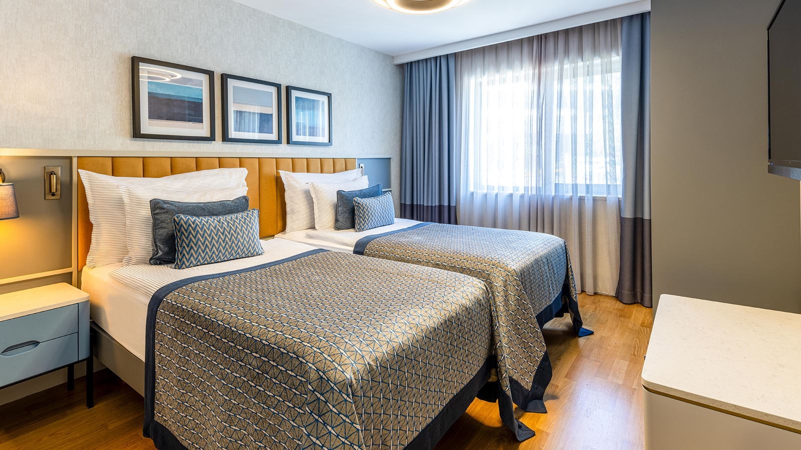 rooms-deluxe-family-suite