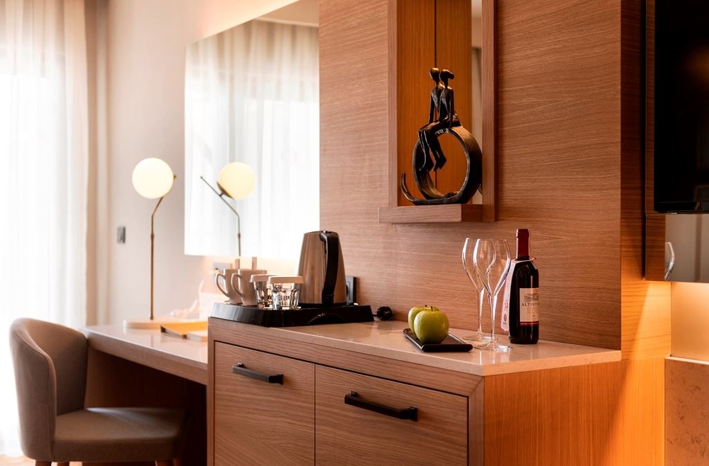 rooms-superior-room-side-sea-view