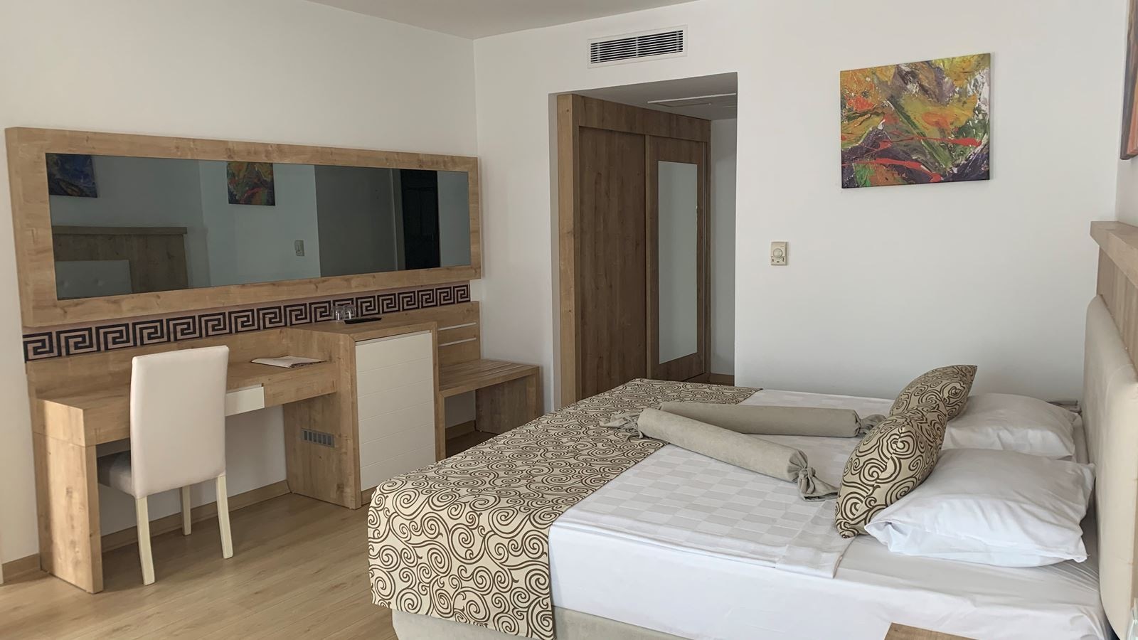 rooms-family-room-pool-side-connecting-2-rooms