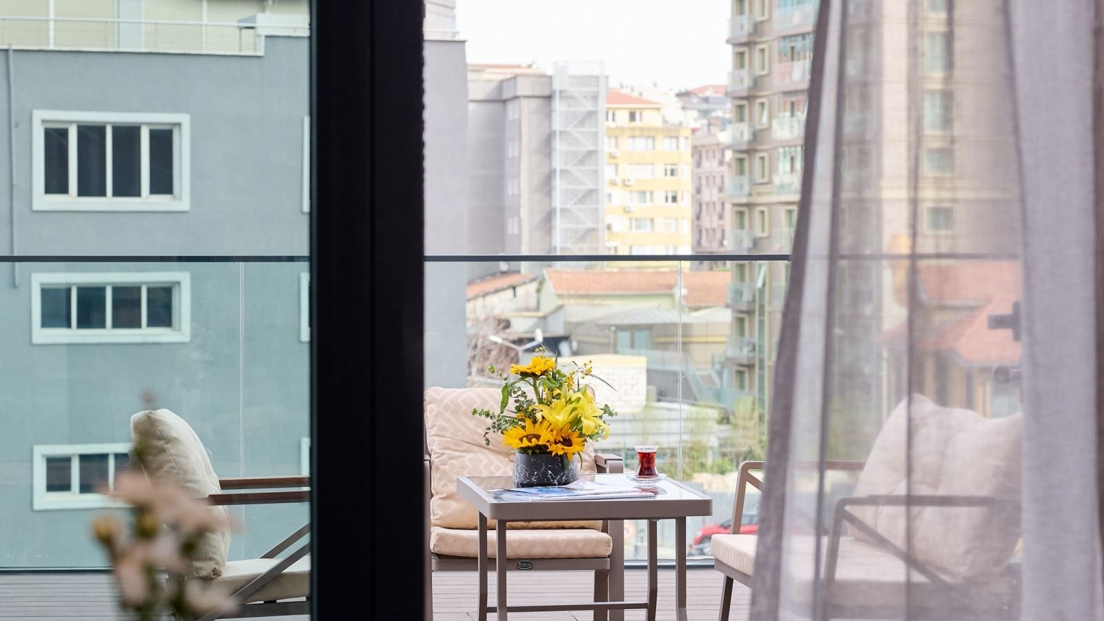 rooms-one-bedroom-apartment-with-terrace