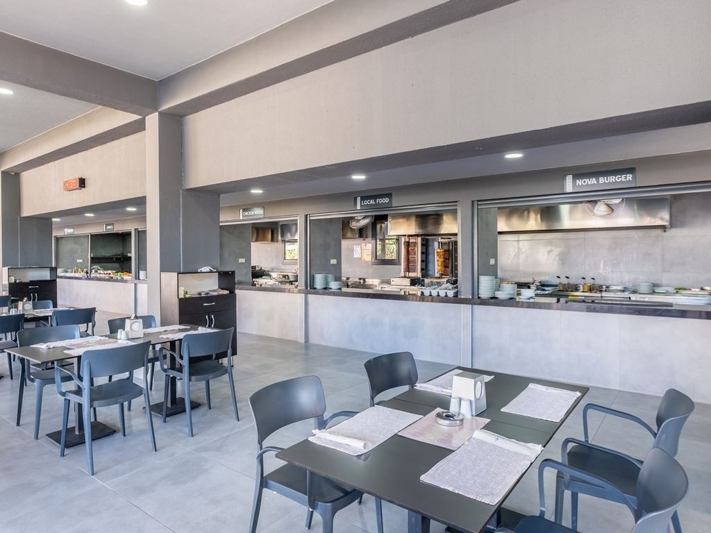 restaurants-food-street