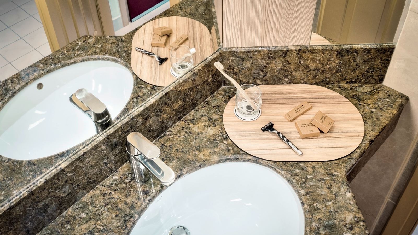 rooms-double-room-classic-dbl1