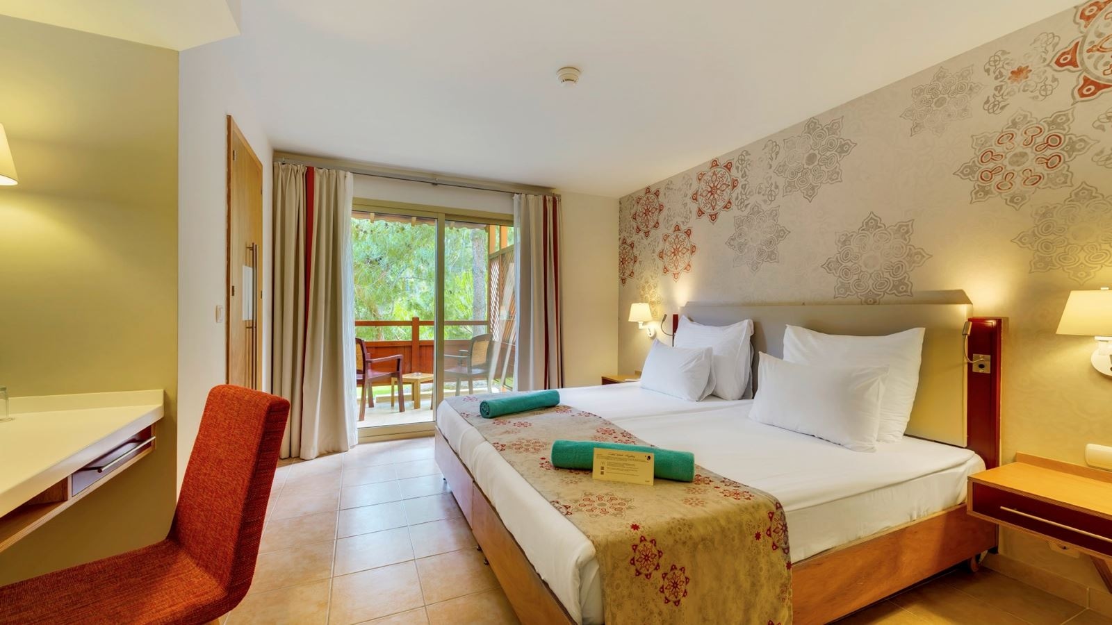 rooms-cxleconomy-room-dze1