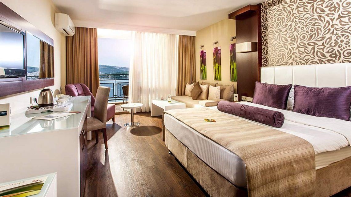 rooms-deluxe-room-sea-view