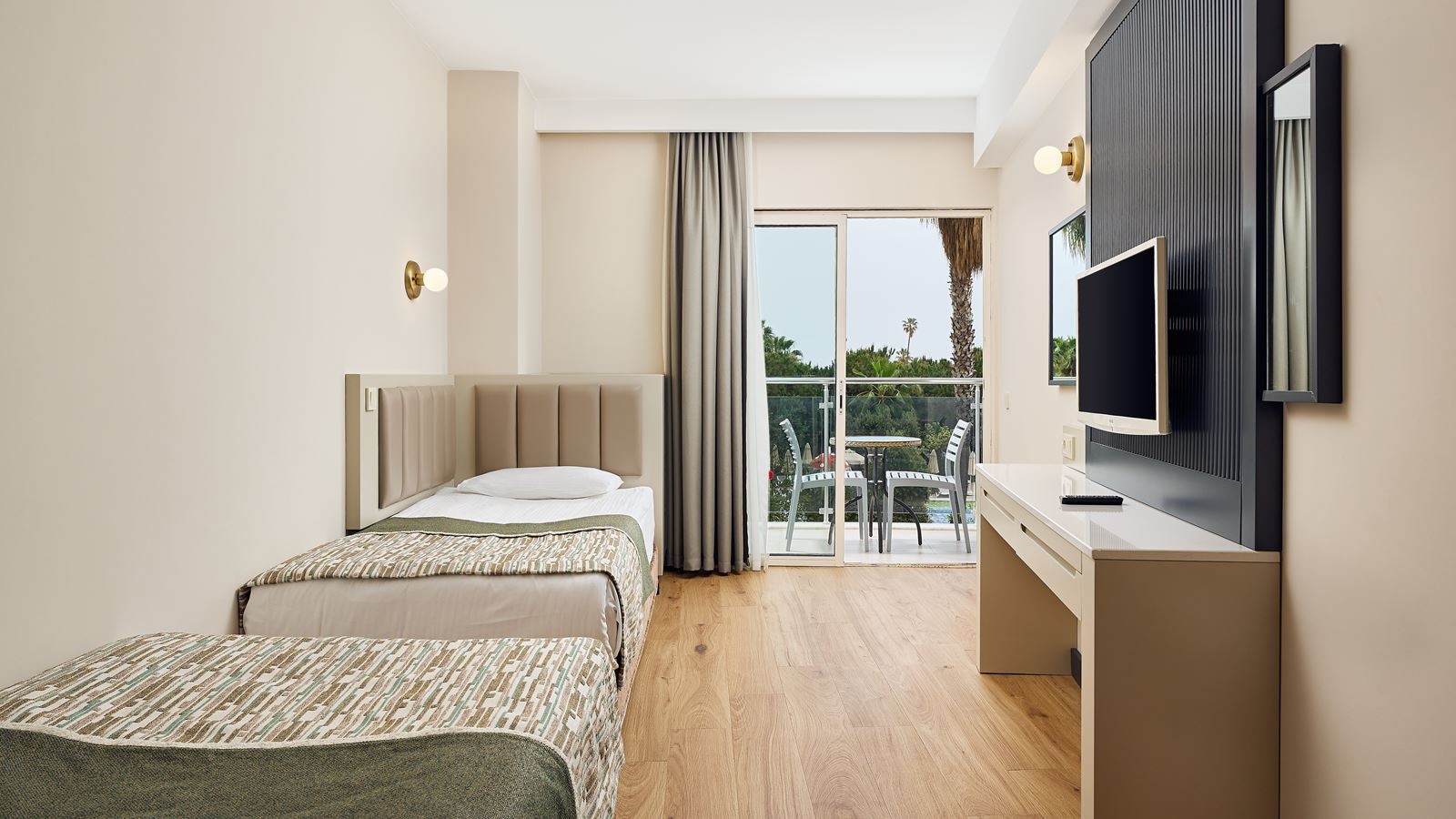 rooms-family-room-land-view