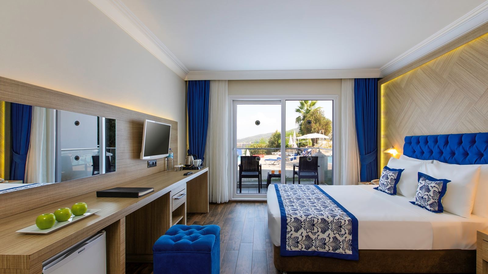 rooms-mainbuilding-superior-room-seaview