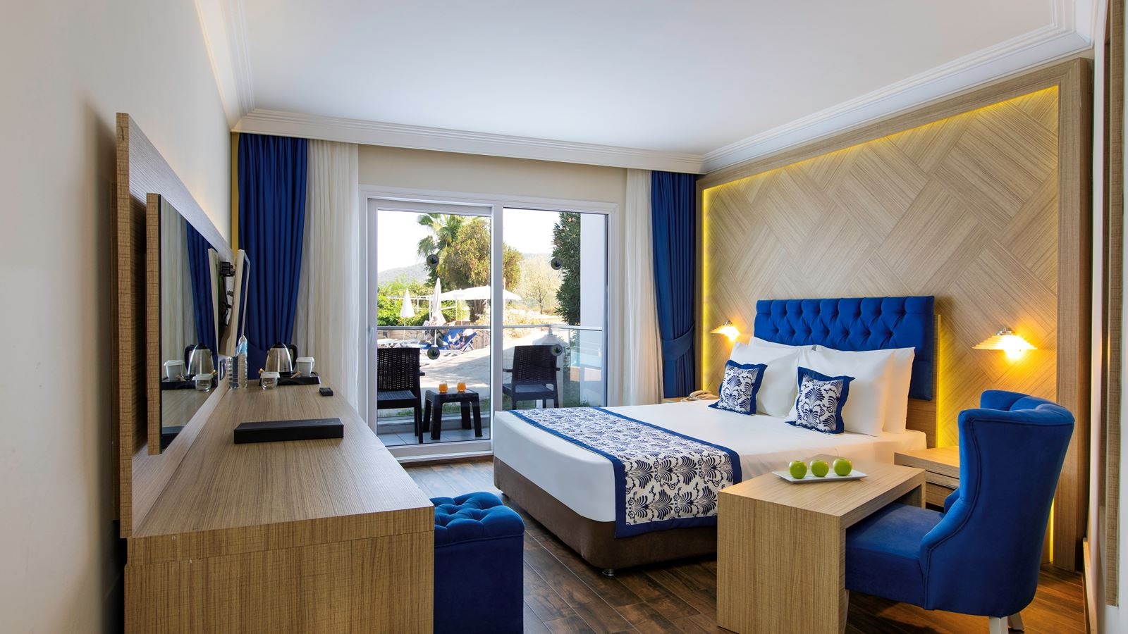 rooms-mainbuilding-superior-room-seaview