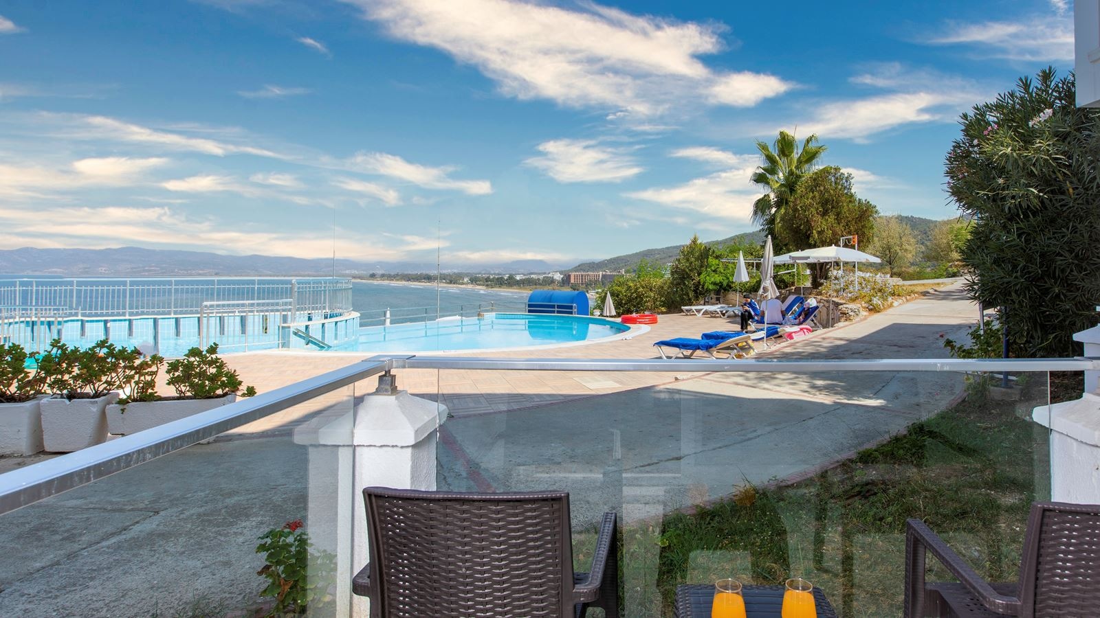 rooms-mainbuilding-superior-room-seaview