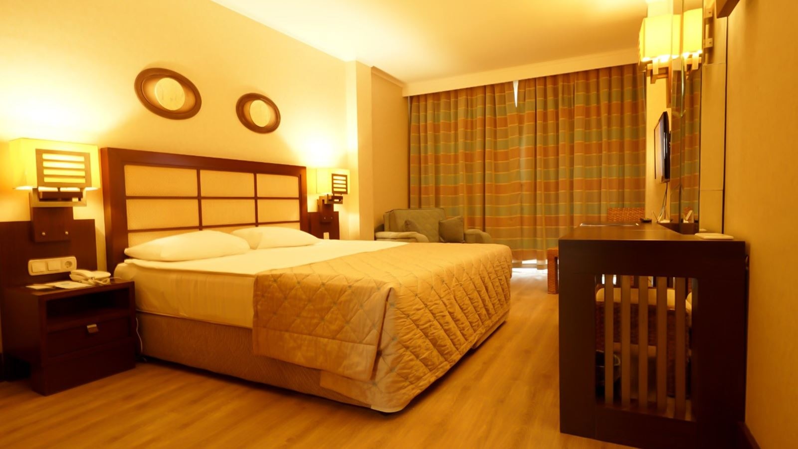 rooms-garden-chalet-room-anex-land-view