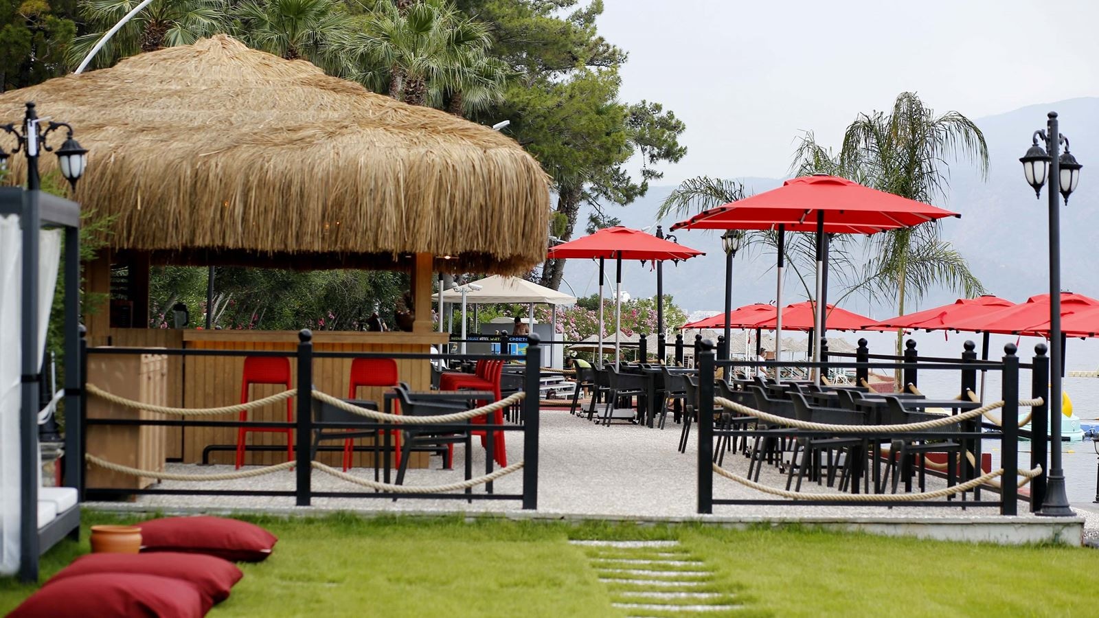 bars-club-palace-beach