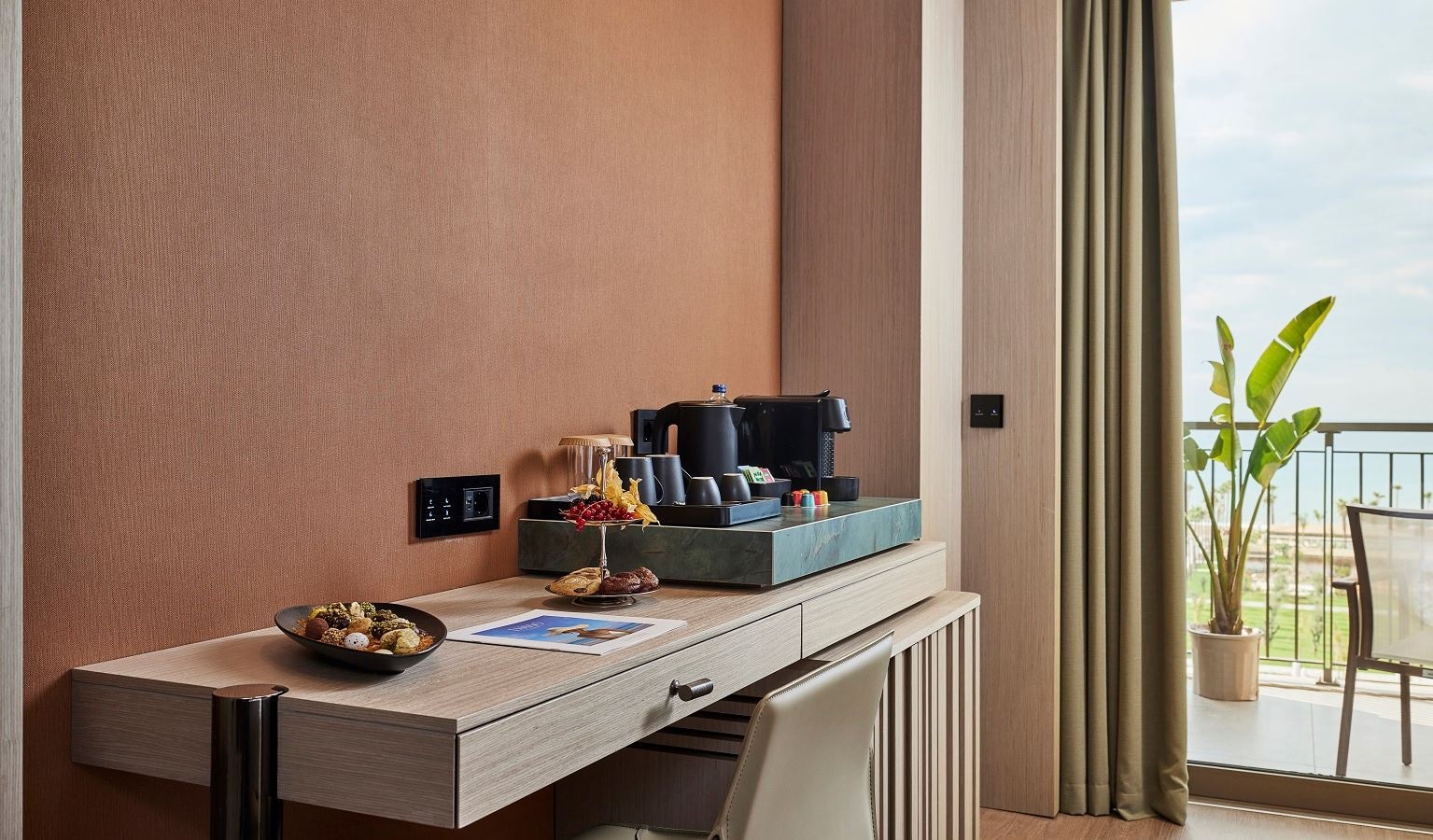 rooms-superior-side-sea-view-room