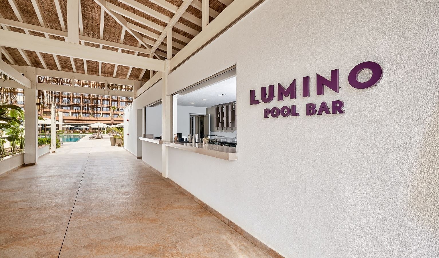 bars-lumino-pool-bar