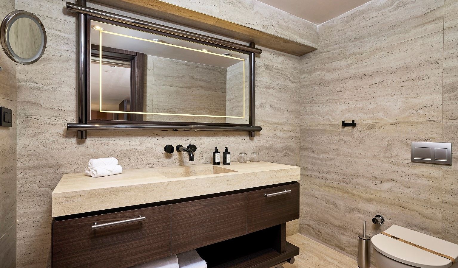 rooms-lagoon-suite-dublex-room-garden--pool-view