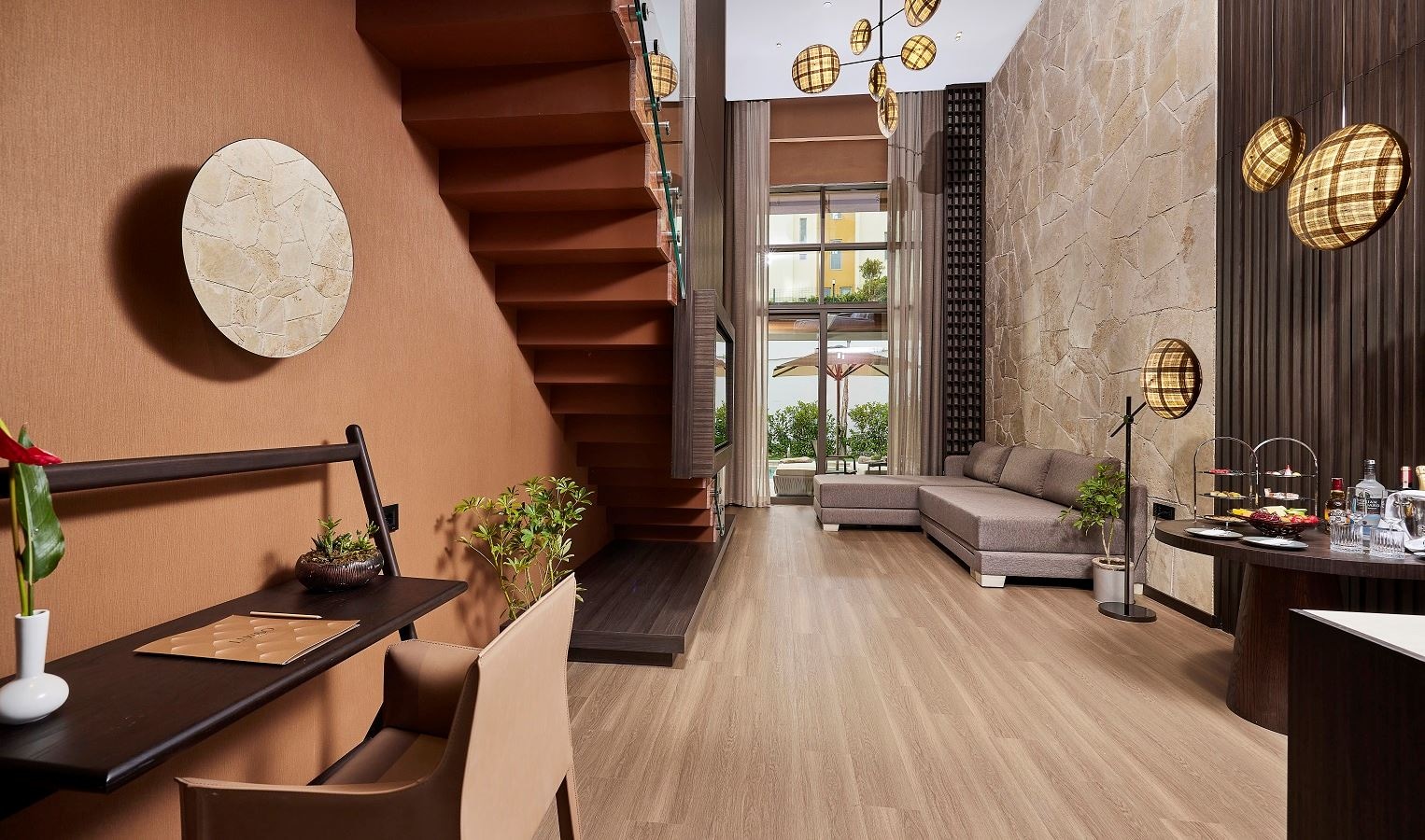 rooms-lagoon-suite-dublex-room-garden--pool-view