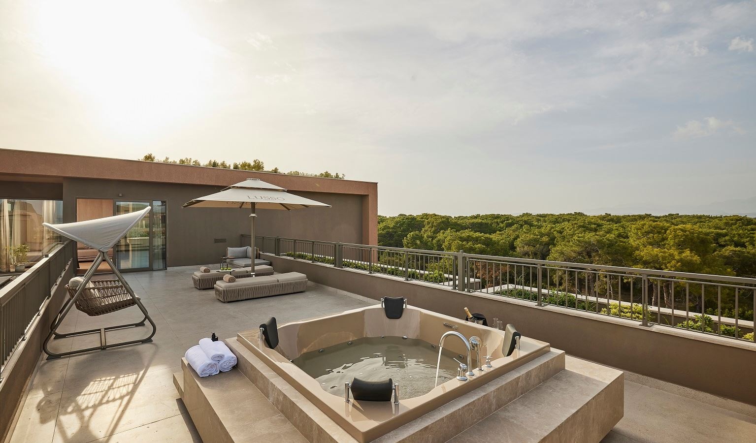 rooms-loft-penthouse-suite-room-sea-view