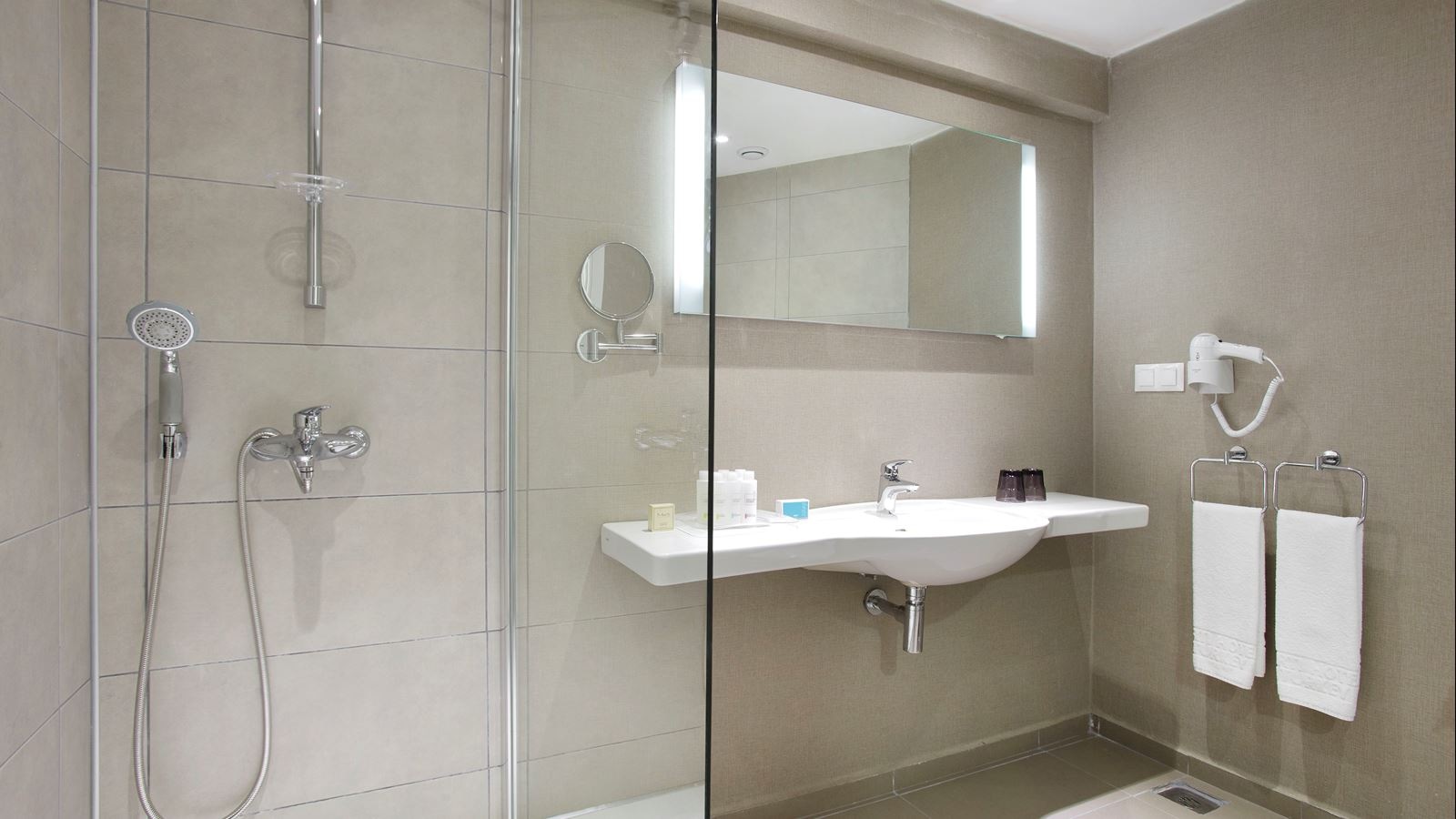 rooms-standard-room-land-view